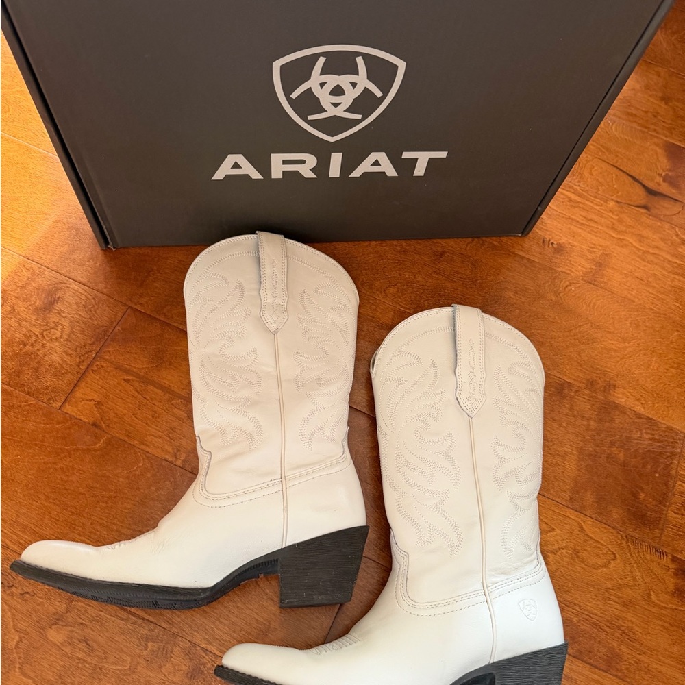 ARIAT Heritage J Toe Stretchfit EUC White Western Cowboy Boots 8.5 - Picture 2 of 10